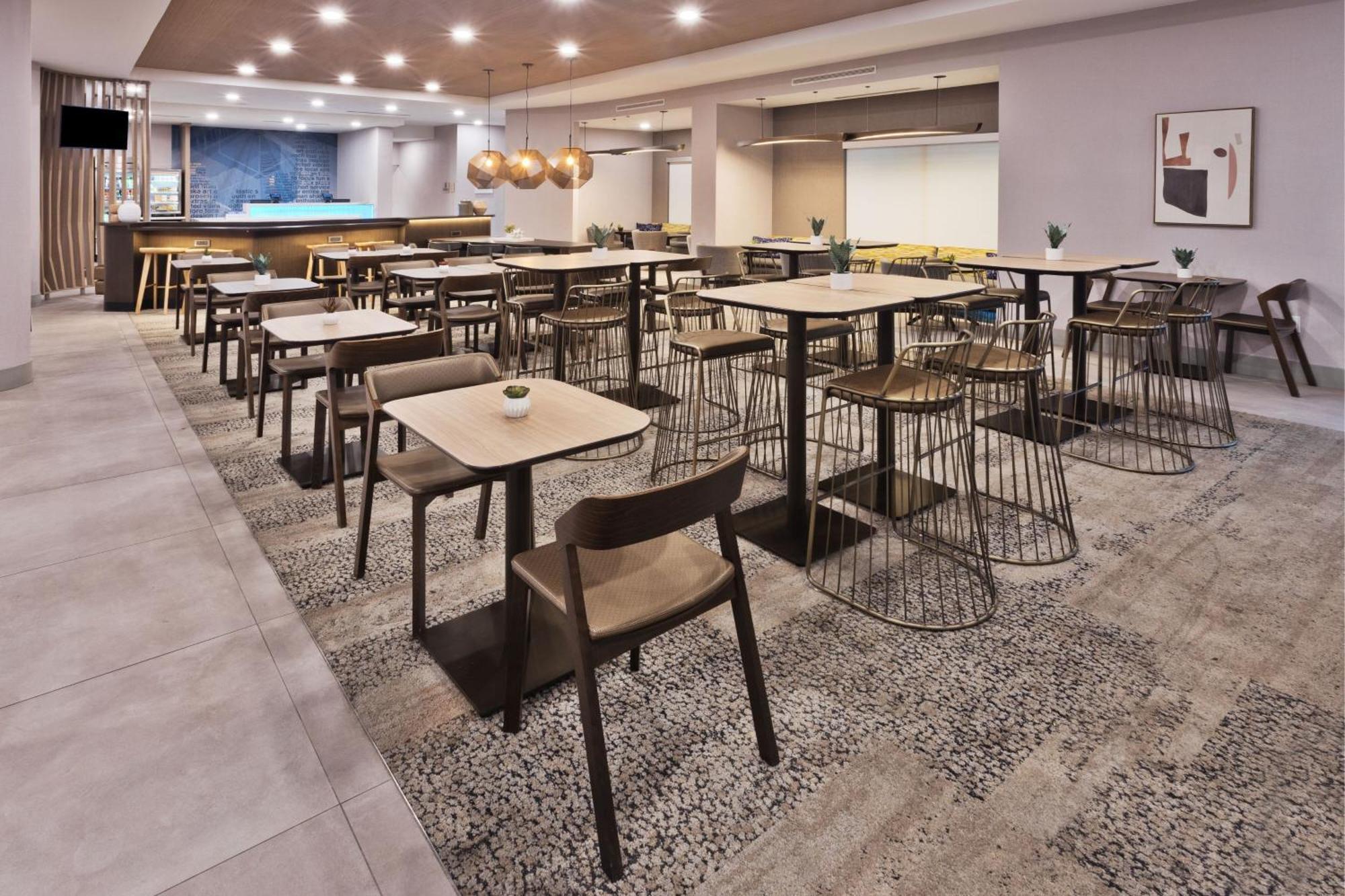 Springhill Suites Birmingham Colonnade Exterior foto